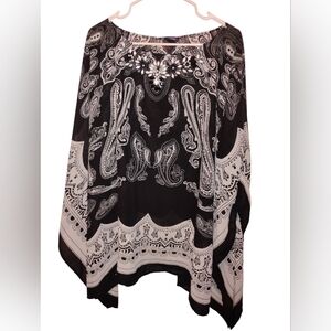 Elegant Black and White Paisley Women's Top